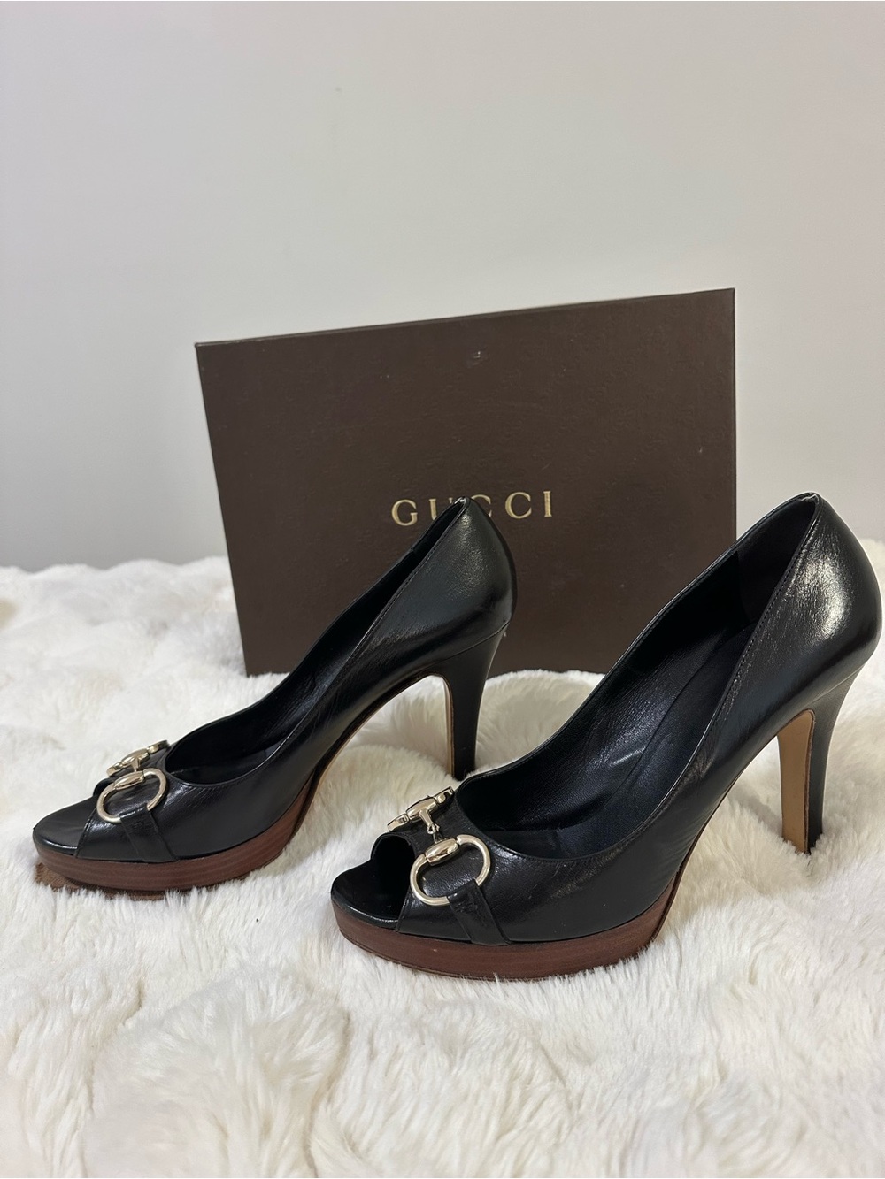 Gucci Black Leather Peep-Toe Heels with Gold Horsebit